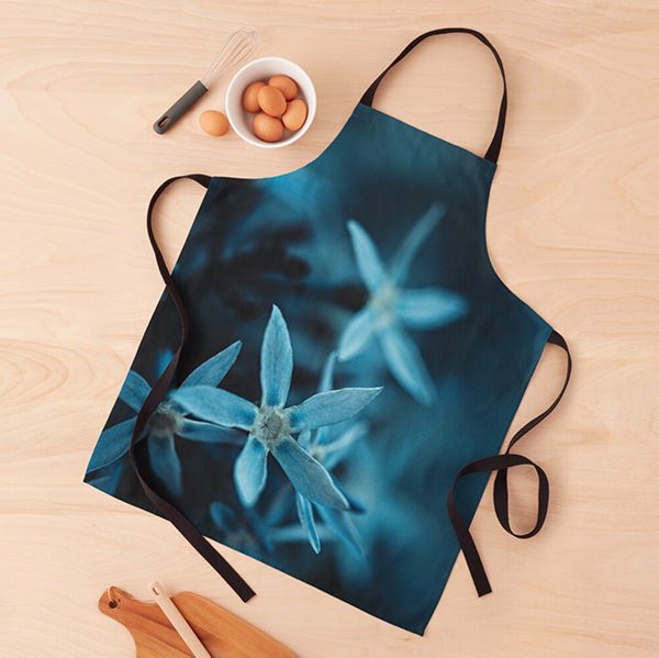 apron with blue flower design